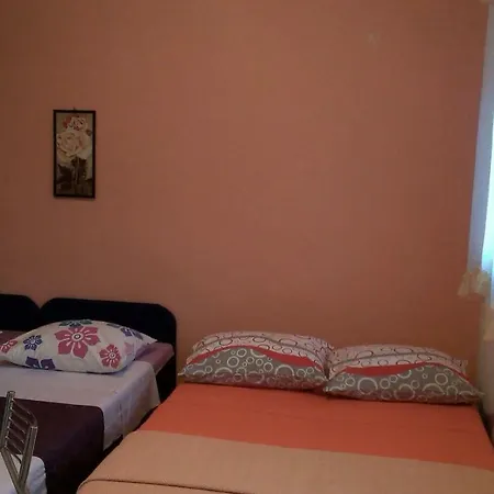 Studio Apartman Nena *