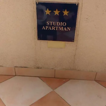 Apartment Studio Apartman Nena *