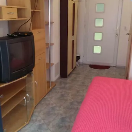 Studio Apartman Nena *